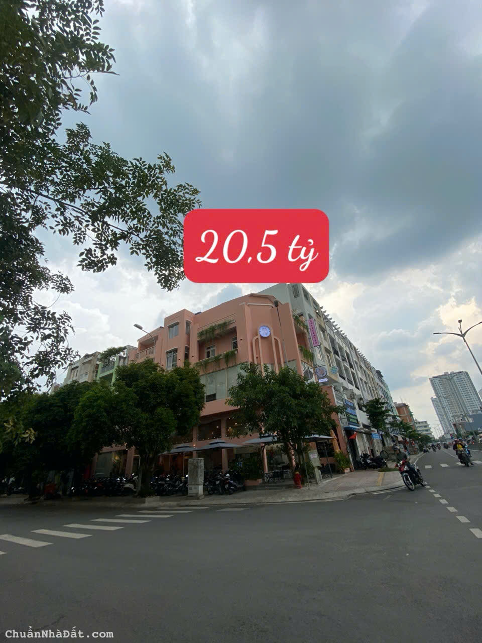 Chính chủ cần bán căn Góc 2 mặt tiền Lạc Long Quân P5 Quận 11. DT 4.8x15m trệt 3 lầu giá 20,5 tỷ Chính chủ cần bán căn Góc 2 mặt tiền Lạc Long Quân P5 Quận 11. DT 4.8x15m trệt 3 lầu giá 20,5 tỷ