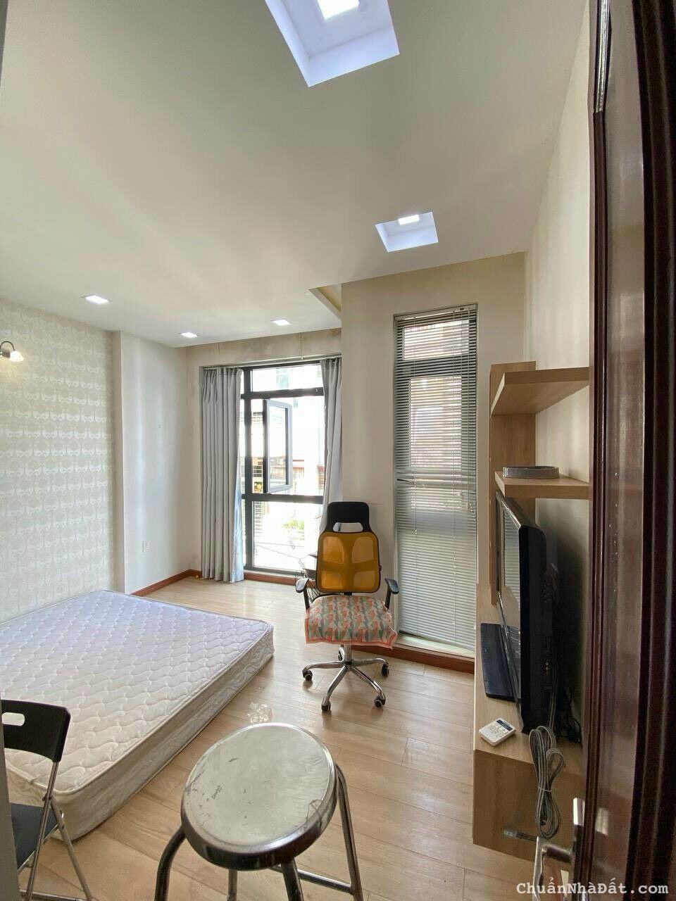 Siêu phẩm 49m2, xây 2 lầu, 1 tầng lửng đường Lê Văn Sỹ, P14, Q3. Hẻm 6m, giá đẹp chỉ 2 tỷ 700.