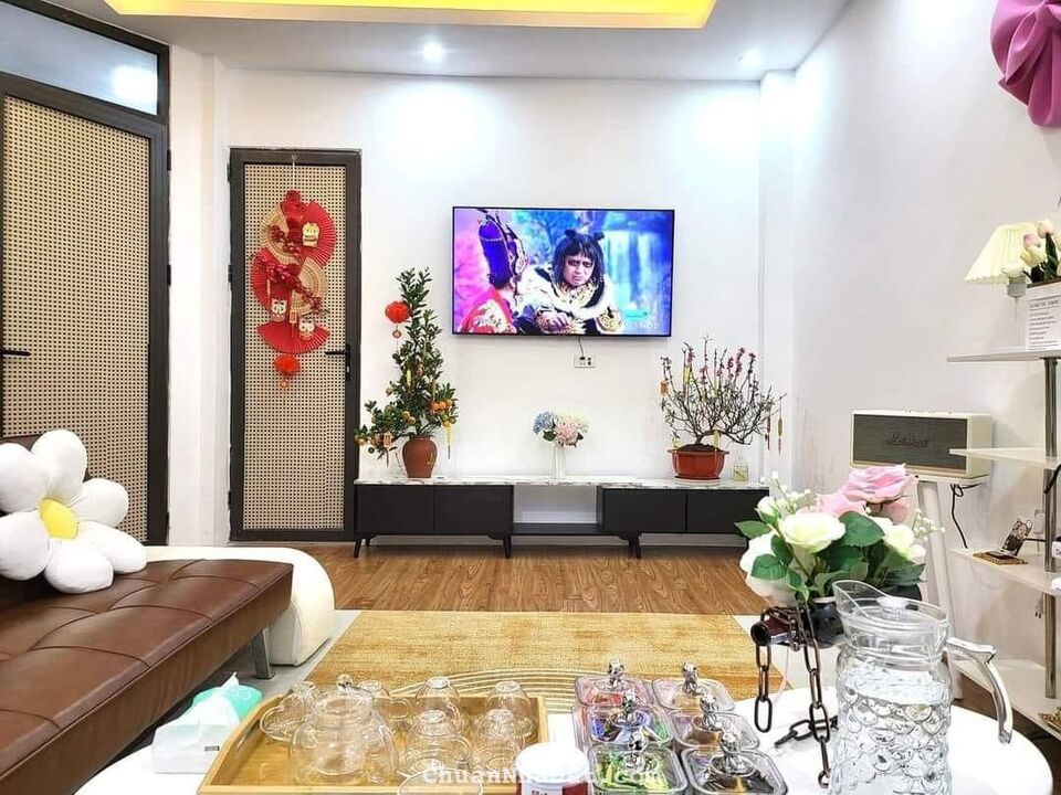 nhà xây mới, khách chốt ra lộc