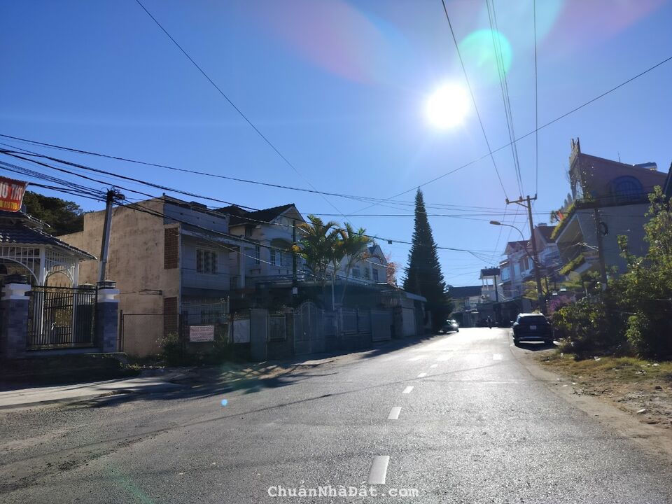 bán nhà mặt tiền đường Lý Nam Đế, phường 8, Đà Lạt giá chỉ 13,5 tỷ