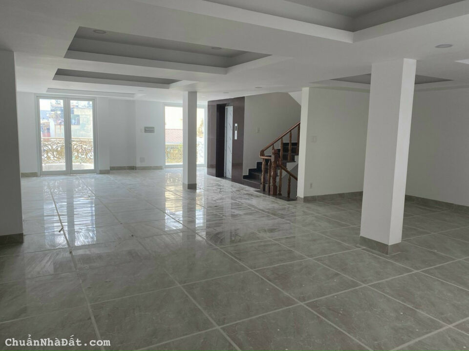 Bán Tòa Nhà Văn Phòng P. Tân Định Quận 1 DT: 8x17m Nở hậu CN: 137m Giá Siêu Tốt Lh 093179