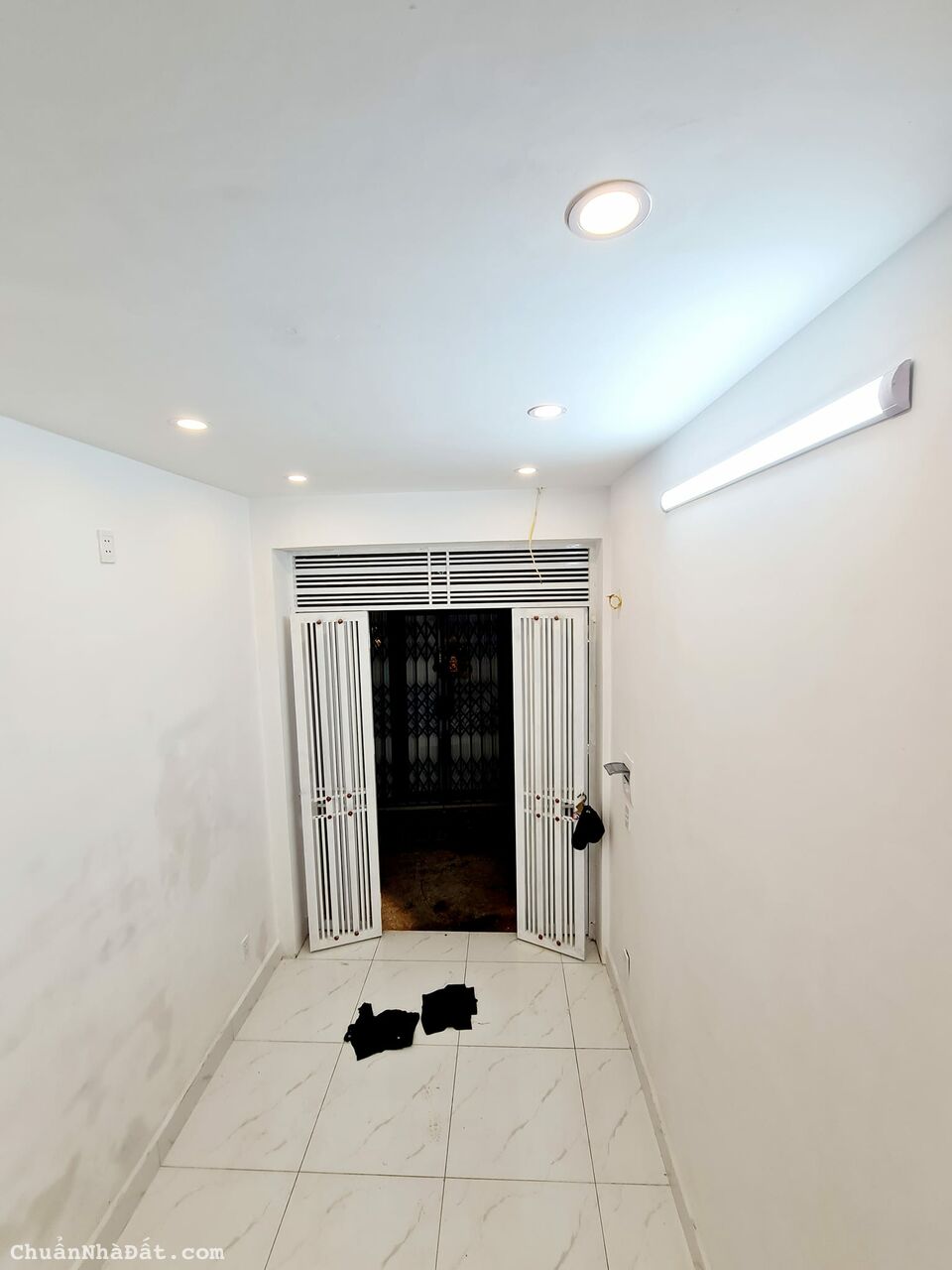 Phương Mai - Nhà đẹp ở ngay, ngõ rộng, gần phố chỉ 1,88 tỷ