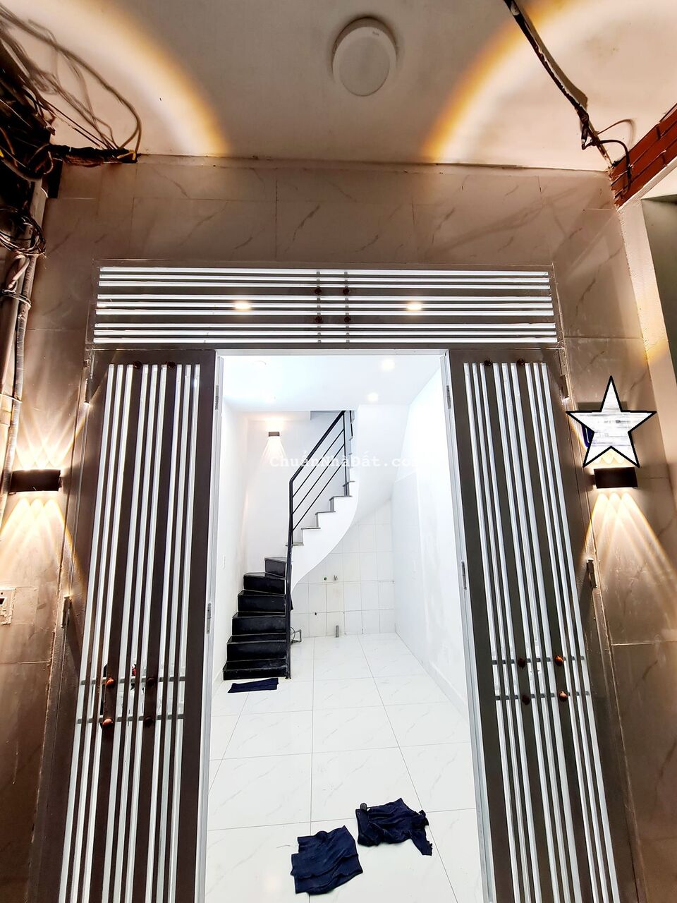 Phương Mai - Nhà đẹp ở ngay, ngõ rộng, gần phố chỉ 1,88 tỷ