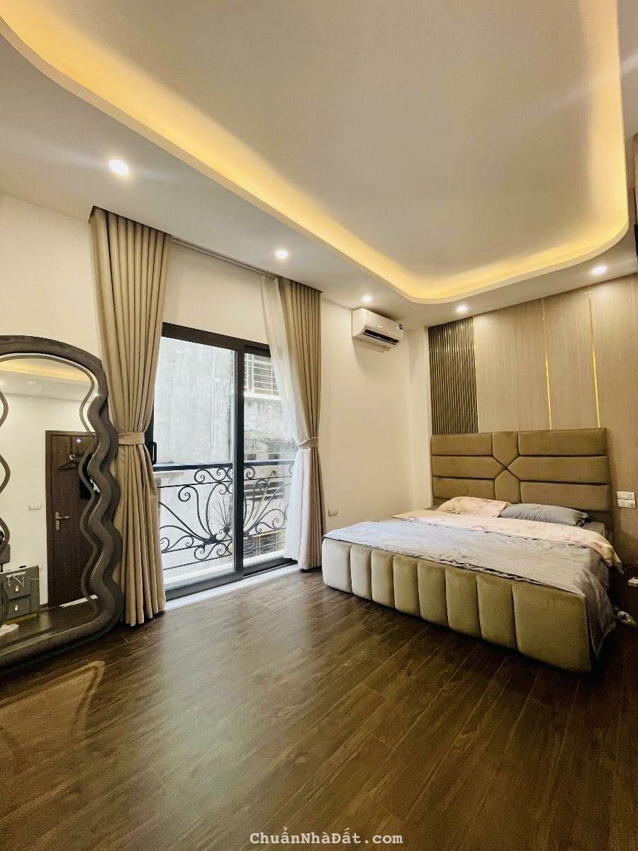 Minh Khai. Nhà dân xây,6 tầng, thang máy, full nội thất ở luôn