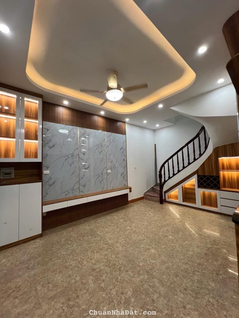 Cực hiếm tại Thanh Nhàn, 40m2 x 4 tầng. Vài bước ra mặt phố