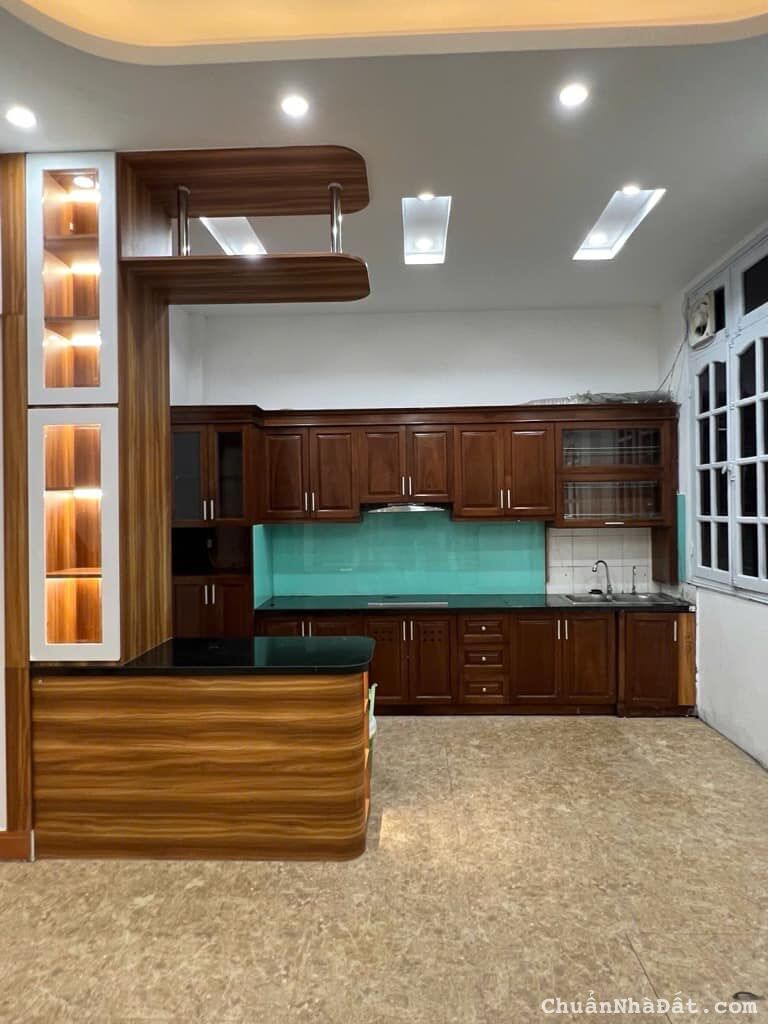 Cực hiếm tại Thanh Nhàn, 40m2 x 4 tầng. Vài bước ra mặt phố