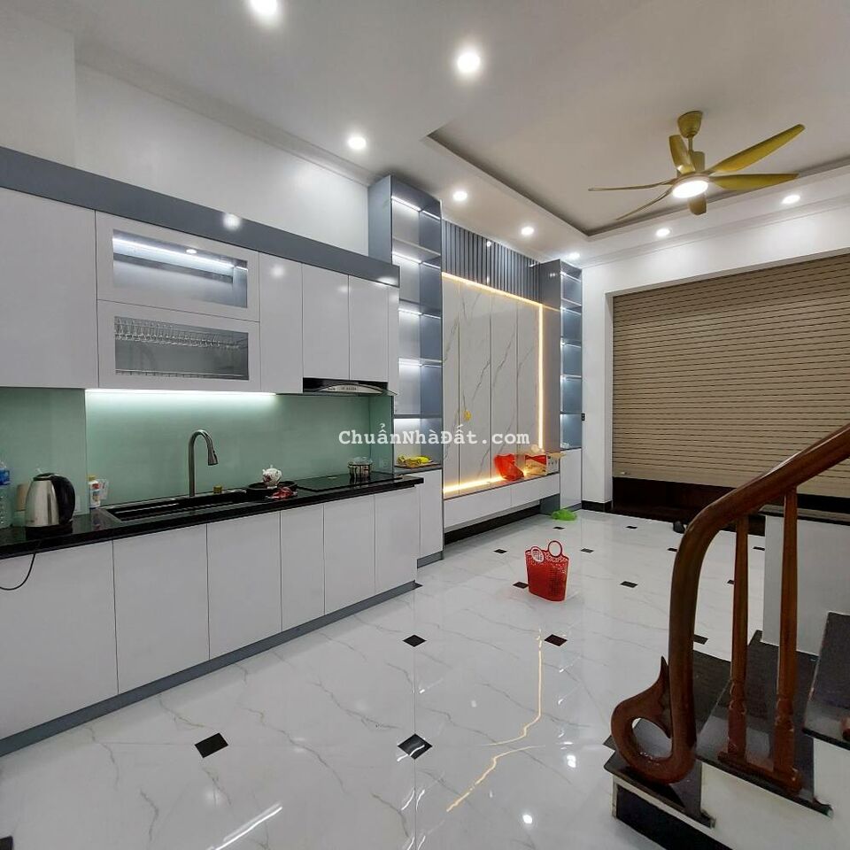 Trương Định, gần ngã tư Đại La. Nhà 5 tầng đẹp nhất trong phân khúc 4 tỷ