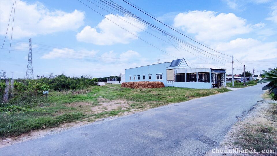 Bán lô đất mặt tiền đường Tám Thăng, xã Thạnh Đức, huyện Bến Lức, Long An.