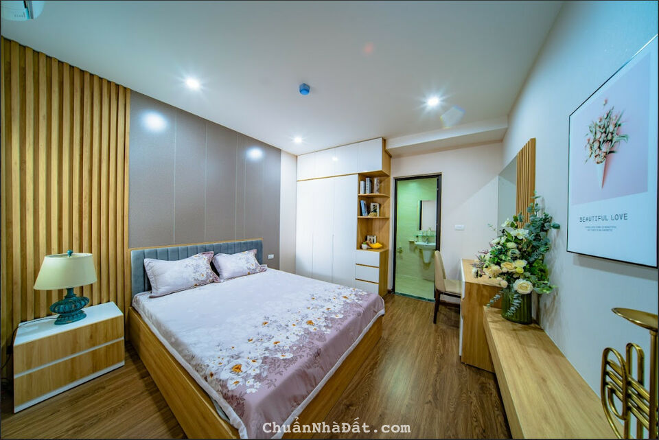 Bán căn 2PN tầng trung, cạnh Vinhome Riverside giá 2.9 tỷ đã bao gồm VAT, nội thất đầy đủ