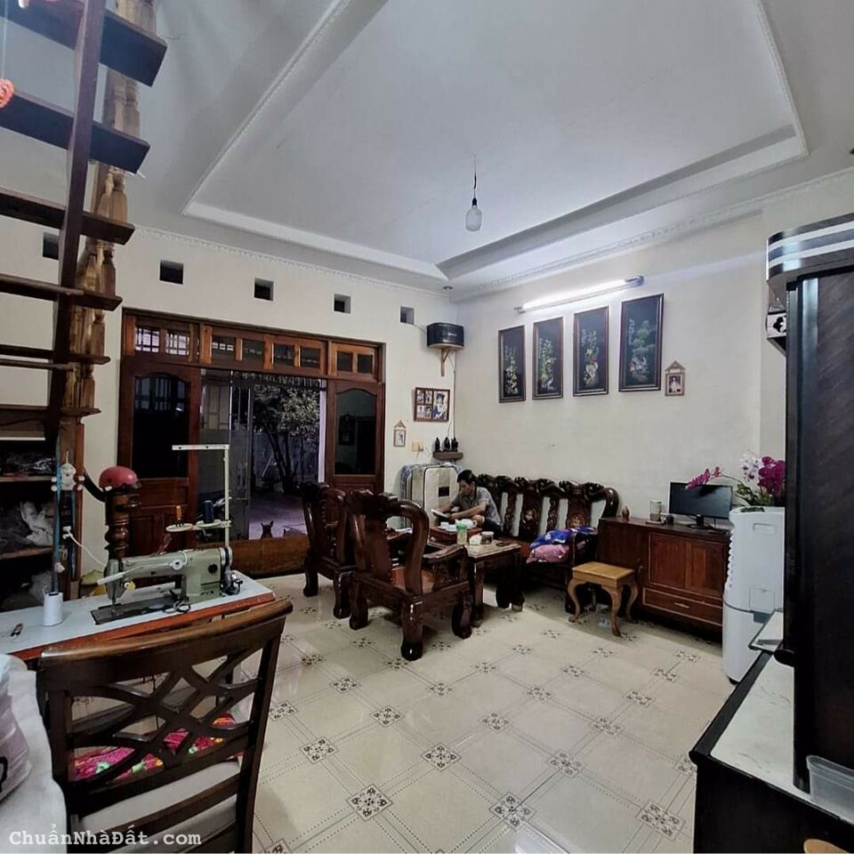 Nhà 1 trệt , 1 lửng , 2PN 
Đường số 5 , Linh Chiểu , Thủ Đức .
