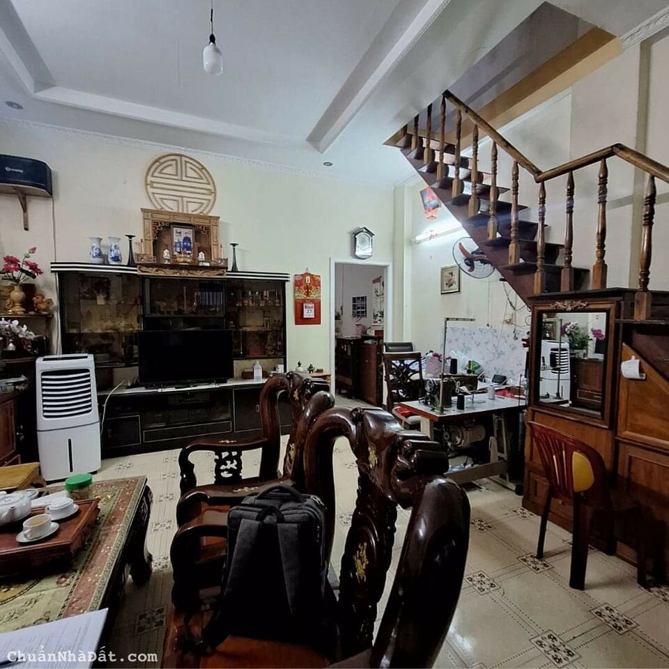 Nhà 1 trệt , 1 lửng , 2PN 
Đường số 5 , Linh Chiểu , Thủ Đức .
