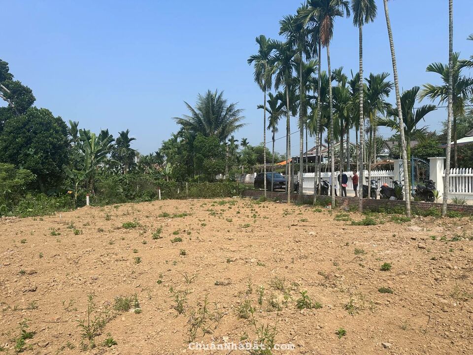 Cần bán gấp đất chính chủ tại Quế Sơn giá gốc 700tr nay chỉ còn 555tr. DT: 125m2