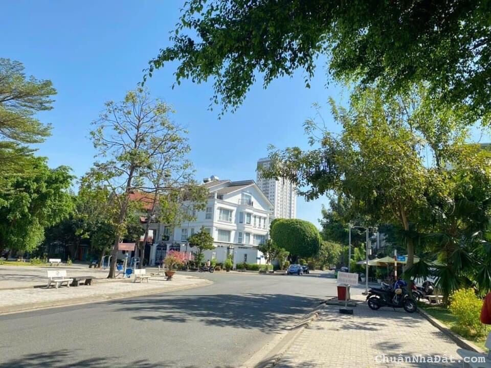 Cần bán nền đất gần chợ bình chánh thổ cư sổ hồng riêng ký công chứng ngay . Cần bán nền đất gần chợ bình chánh thổ cư sổ hồng riêng ký công chứng ngay .