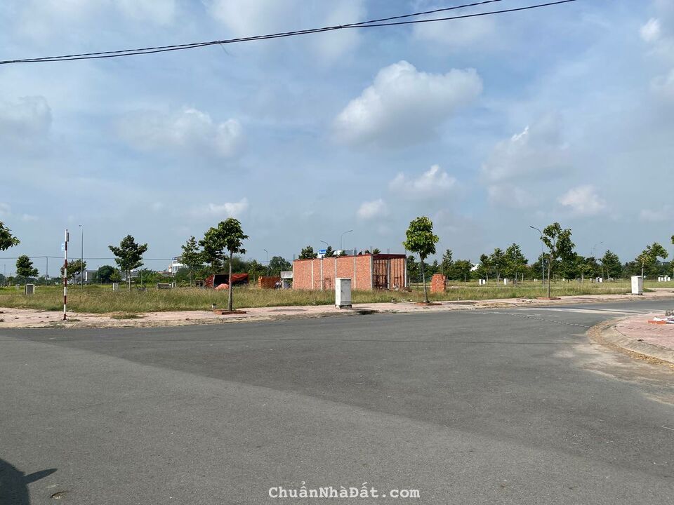 Cần bán nền đất ngay trung tâm Thủ Thừa Long An Sổ Hồng Riêng . 