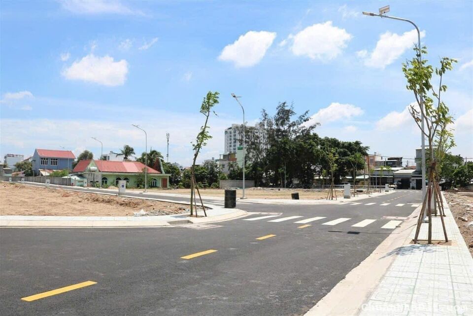 Chính chủ bán gấp nền đất thổ cư 100m2 ngay trung tâm thủ thừa . Chính chủ bán gấp nền đất thổ cư 100m2 ngay trung tâm thủ thừa .