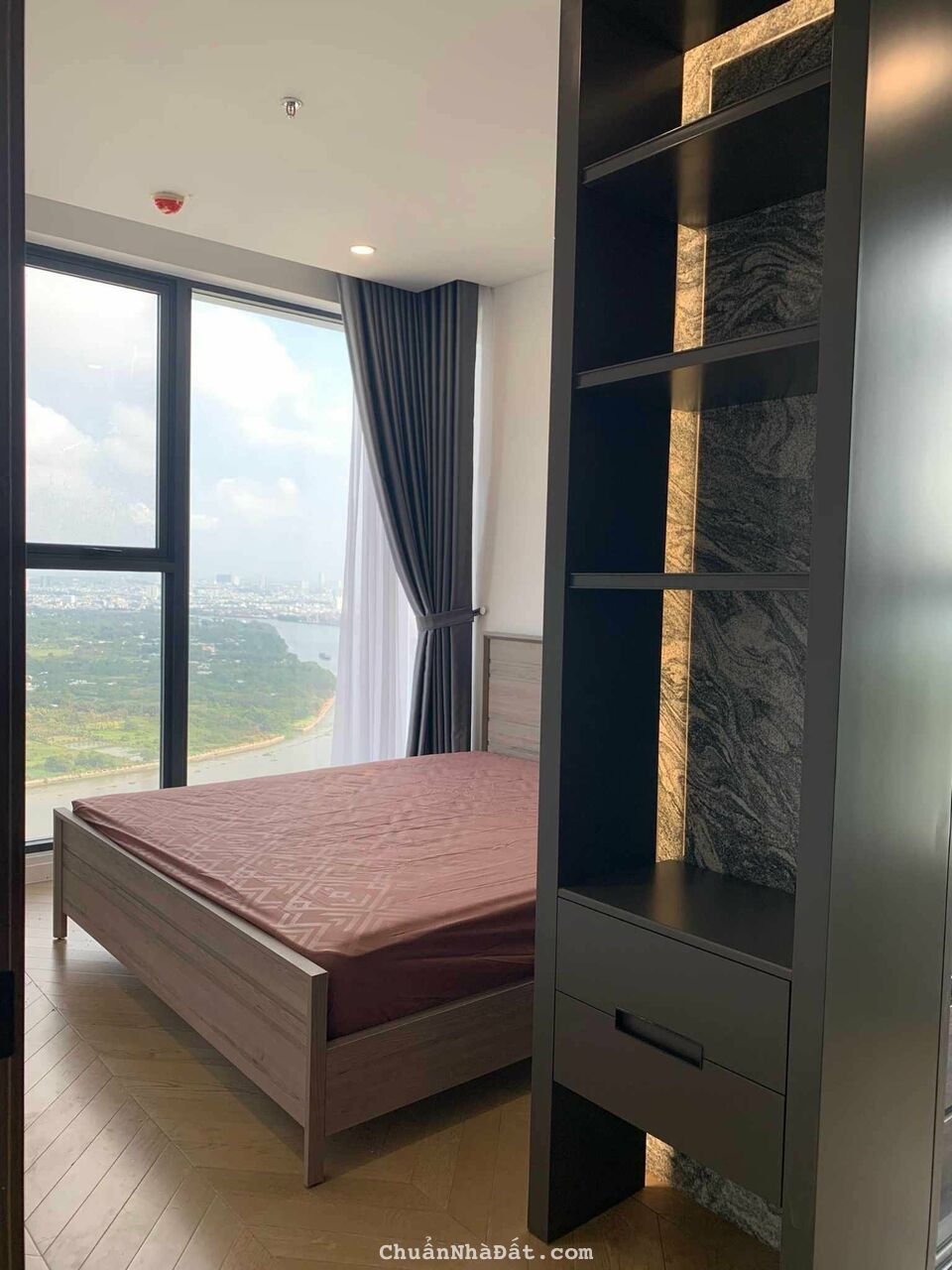 Cho thuê căn hộ LUMIERE RIVERSIDE nội thất sang xịn view siêu đẹp GIÁ SIÊU ƯU ĐÃI. 