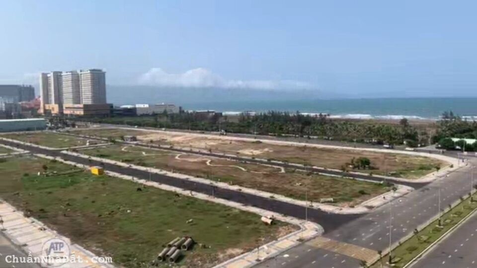 Cần bán lô góc Bùi Tá Hán (đường 20m) giao với Nguyễn Đức Trung. Tam Kỳ. 286m, ngang 11m vuông vức Cần bán lô góc Bùi Tá Hán (đường 20m) giao với Nguyễn Đức Trung. Tam Kỳ. 286m, ngang 11m vuông vức