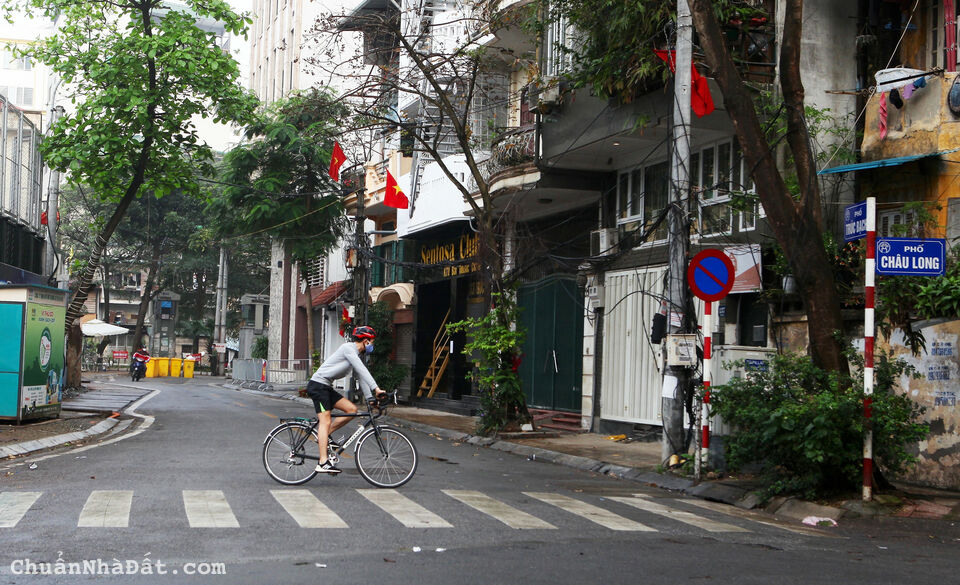 Cần Bán Gấp Nhà Phố Trúc Bạch, Ba Đình_MẶT PHỐ 8 tầng, 85m2 Mt 5.5m, Giá 33 tỷ