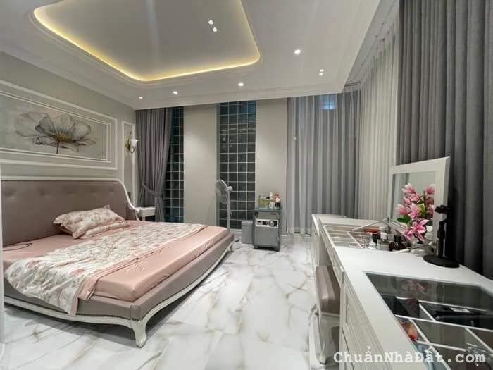 Nhà Đẹp 5 Tầng Pháo Đài Láng, Đống Đa_LÔ GÓC, MT KHỦNG, 40m2, Nhỉnh 6 tỷ