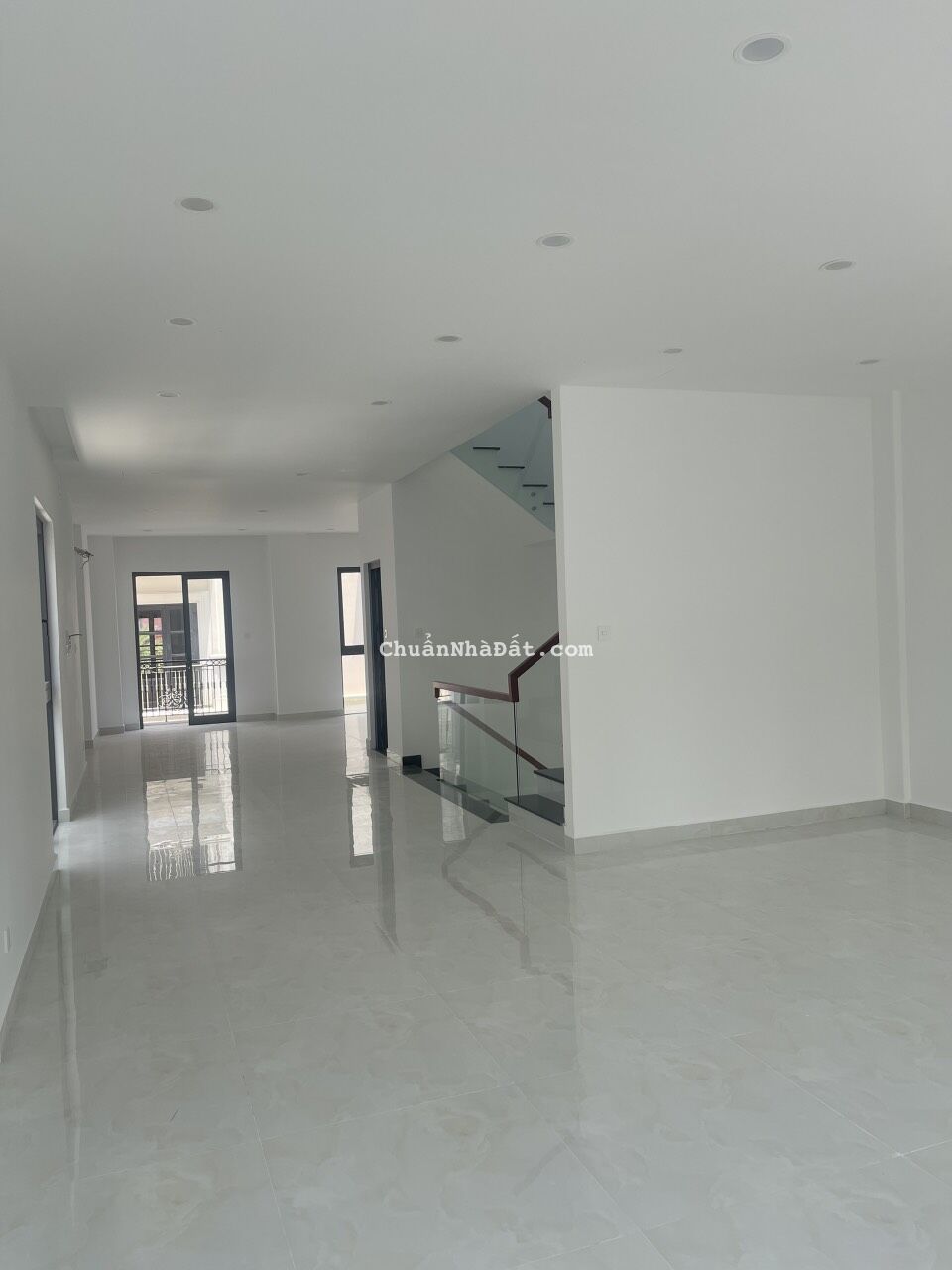 30 triệu thuê ngay biệt thự 200m2 Hoàn thiện cơ bản tại Vinhomes Grand Park ở và kinh doanh ngay 30 triệu thuê ngay biệt thự 200m2 Hoàn thiện cơ bản tại Vinhomes Grand Park ở và kinh doanh ngay