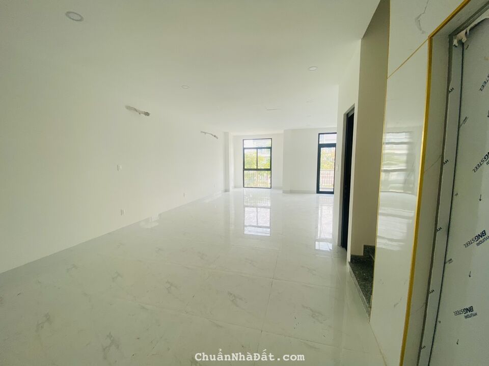 Cho thuê nhà phố Vinhomes Quận 9 hoàn thiện 126m2 chỉ 30 triệu/ tháng Cho thuê nhà phố Vinhomes Quận 9 hoàn thiện 126m2 chỉ 30 triệu/ tháng
