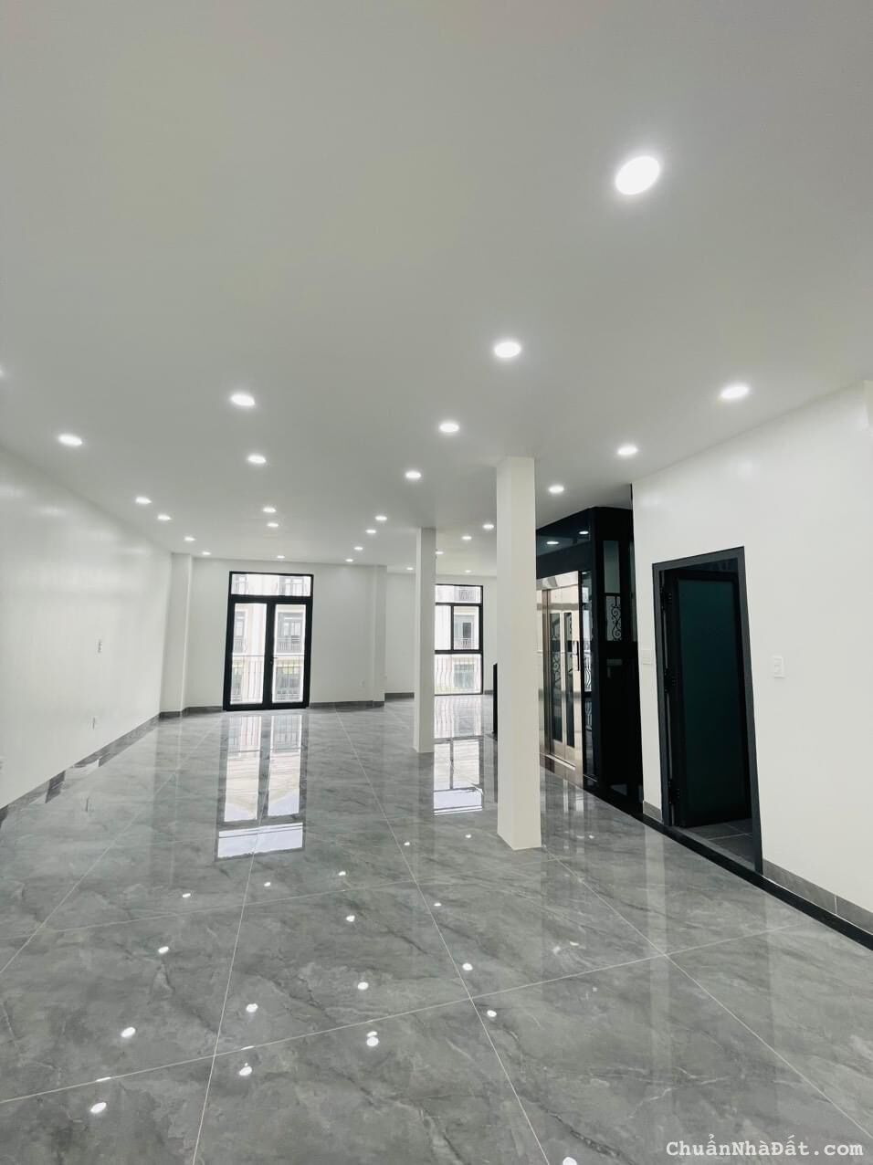 Nhà phố 144m2 Hoàn thiện Nguyên căn chỉ 30 triệu/tháng tại Vinhomes Quận 9 Nhà phố 144m2 Hoàn thiện Nguyên căn chỉ 30 triệu/tháng tại Vinhomes Quận 9