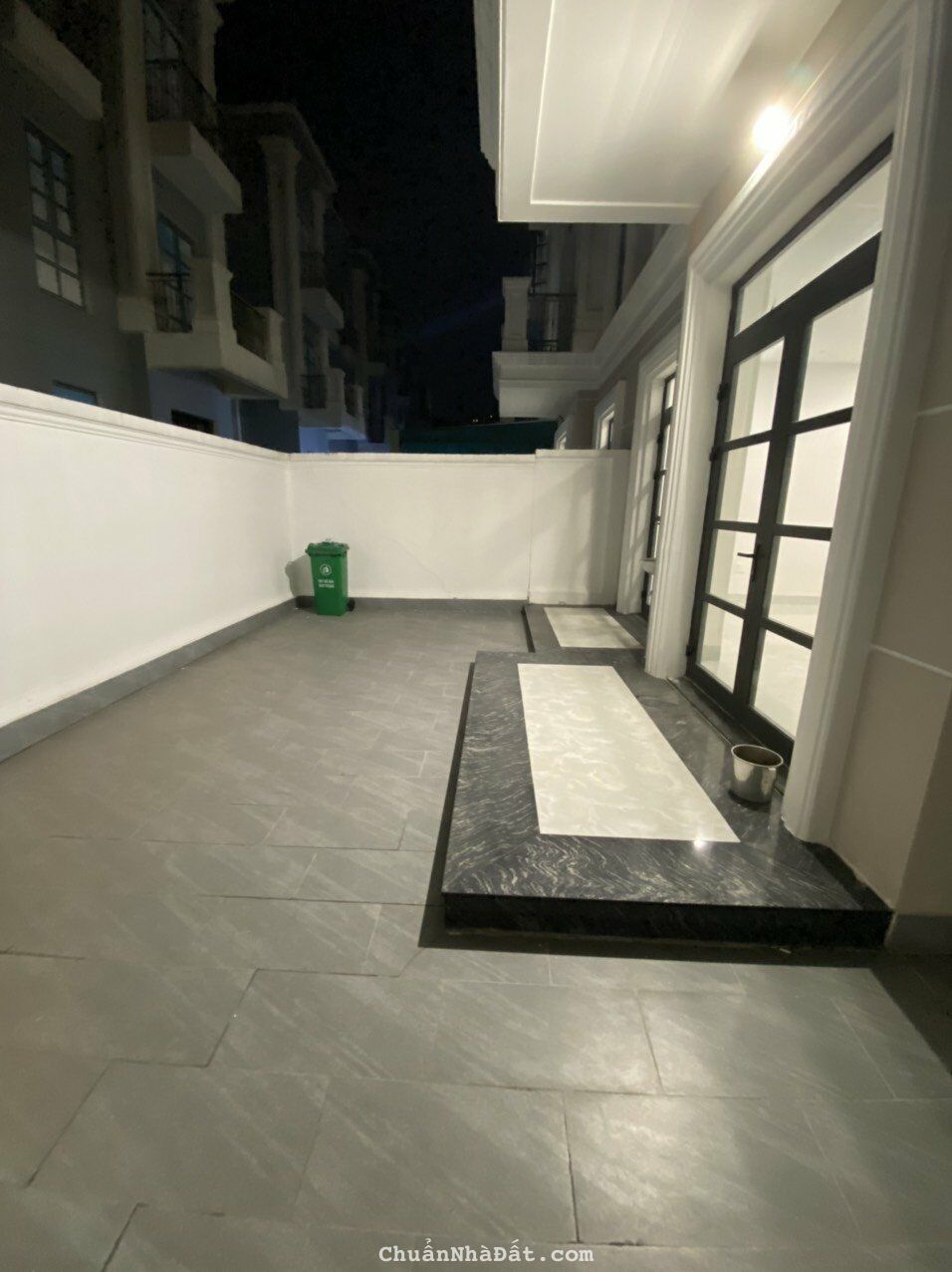 Cho thuê tầng Trệt biệt thự 200m2 Vinhomes Grand Park Quận 9 - Có máy lạnh 25 triệu/ tháng Cho thuê tầng Trệt biệt thự 200m2 Vinhomes Grand Park Quận 9 - Có máy lạnh 25 triệu/ tháng