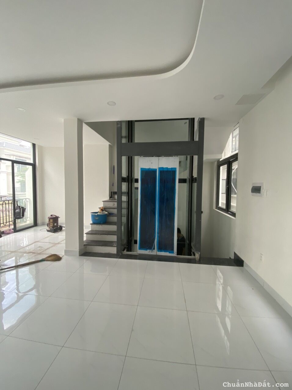 Cho thuê nhà phố 84m2 hoàn thiện có thang máy 22 triệu/ tháng tại Vinhomes Quận 9 Cho thuê nhà phố 84m2 hoàn thiện có thang máy 22 triệu/ tháng tại Vinhomes Quận 9