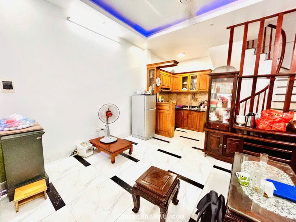 Nhà Nam Dư, Hoàng Mai ngõ nông – nhiều tiện ích, 35m2x4 tầng, mt 3.6m, 4.25 tỷ.