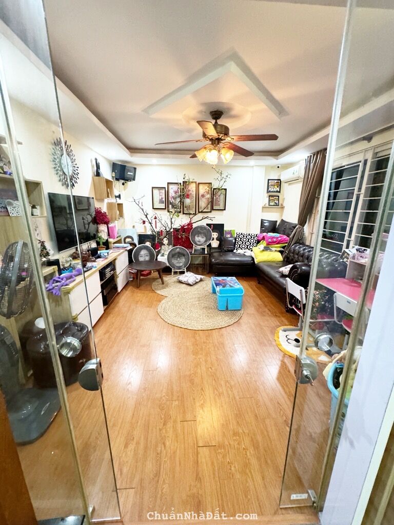 Nhà đẹp Ngọc Hồi, Thanh Trì gần phố - trung tâm Huyện, 38m2x5 tầng, 4.85 tỷ.