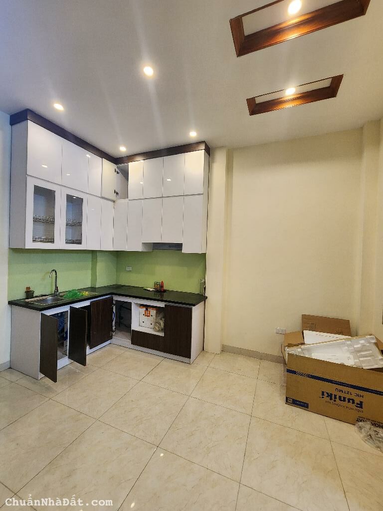 Bán nhà Thanh Lân, Hoàng Mai 40m2x5 tầng, mt 4m, gần phố - an sinh đỉnh 4.95 tỷ.