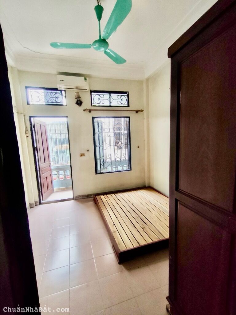 Bán nhà Ngọc Hồi, Hoàng Mai, nhà đẹp – ngõ thông, 40m2x3 tầng, mặt tiền 3.8m, 4.5 tỷ.