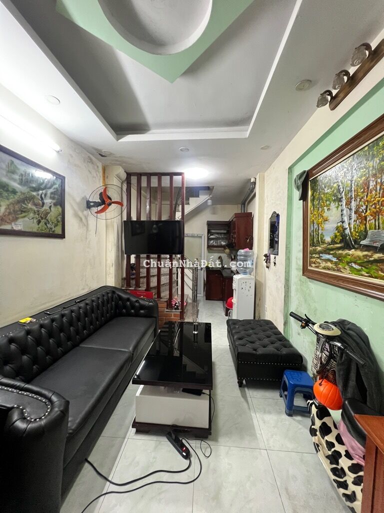 Bán nhà Đông Thiên, Hoàng Mai 42m2x4 tầng, mặt tiền 5.7m, ngõ thông rộng 5.4 tỷ. Bán nhà Đông Thiên, Hoàng Mai 42m2x4 tầng, mặt tiền 5.7m, ngõ thông rộng 5.4 tỷ.