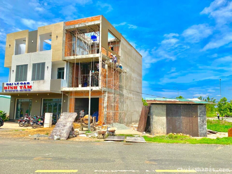 CẦN BÁN LÔ ĐẤT GIÁ NGỘP HƠN GIÁ THỊ TRƯỜNG 300TR NGAY TẠI TRUNG TÂM THỊ TRẤN THỦ THỪA