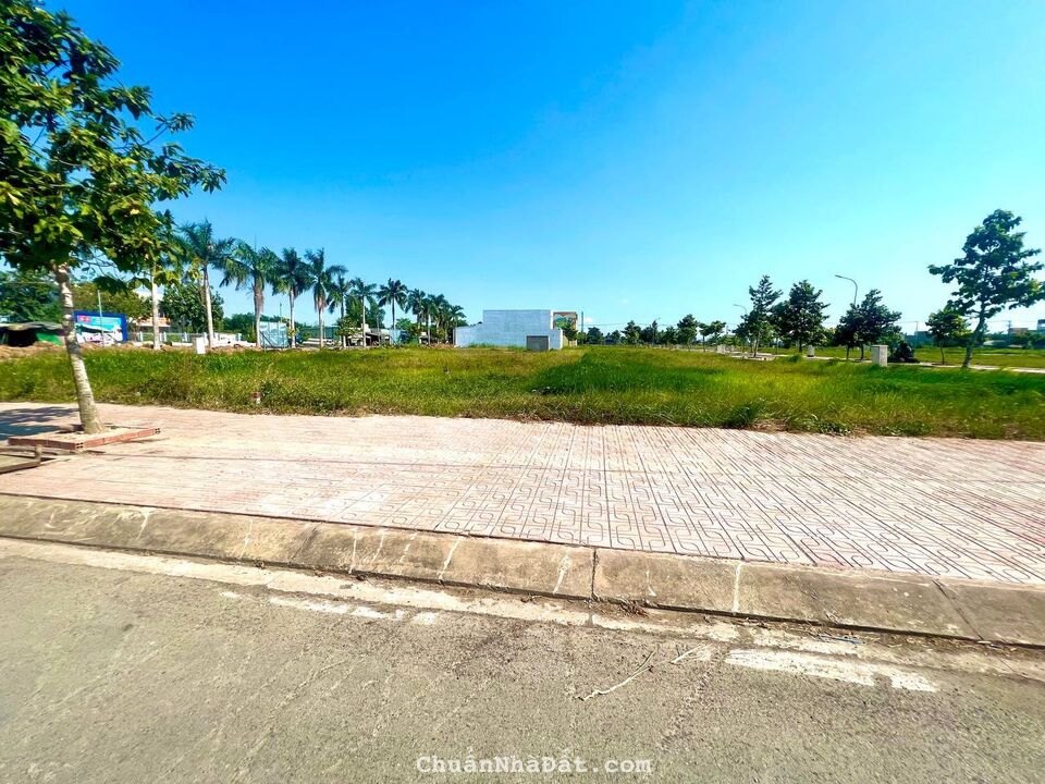 CẦN BÁN GẤP LÔ NGỘP CHỈ 1TY098 NGAY TẠI ĐÔ THỊ