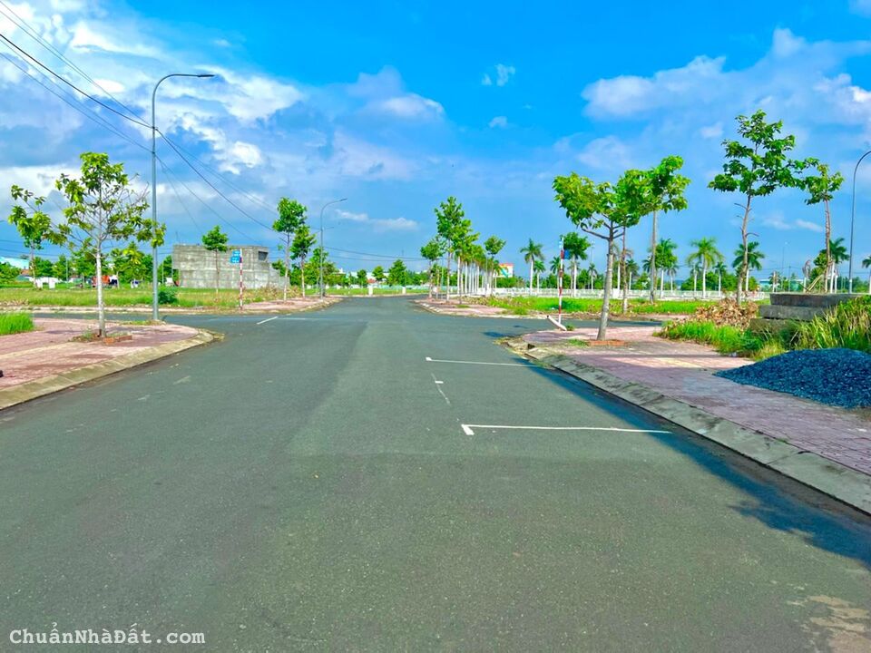 CẦN BÁN LÔ ĐẤT NGAY TẠI TRUNG TÂM CHỈ 1TY098