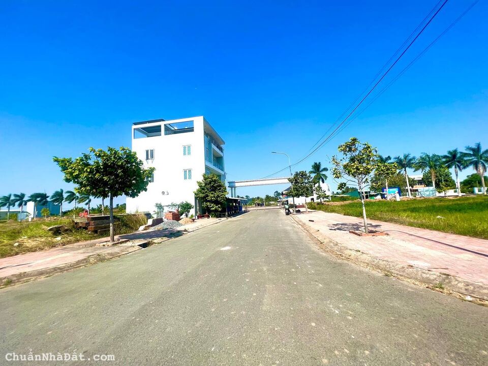 CẦN BÁN GẤP LÔ NGỘP CHỈ 1TY098 NGAY TẠI ĐÔ THỊ