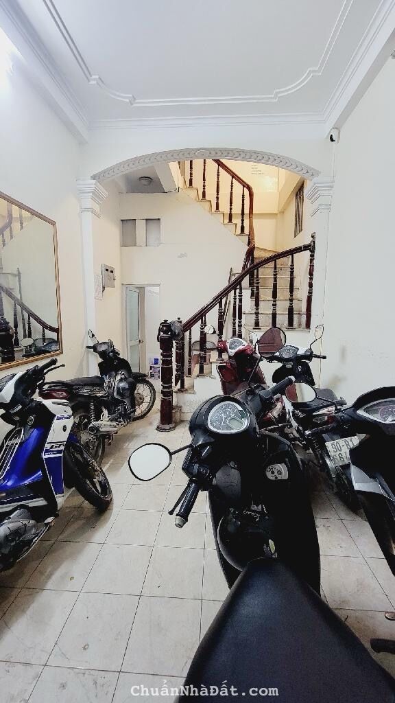 Bán nhà phố Trần Thái Tông, Cầu Giấy, 4 tầng, 35m2, 4,98 tỷ