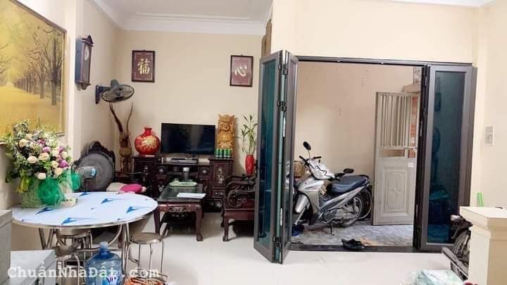 B.á.n đất tặng nhà phố Trần Thái Tông, Cầu Giấy, nhà khung cột chắc chắn, 45m2, 4 tầng, 5.5 tỷ