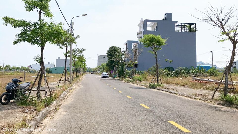 B2.139 vệt cây xanh giá sập hầm B2.139 vệt cây xanh giá sập hầm