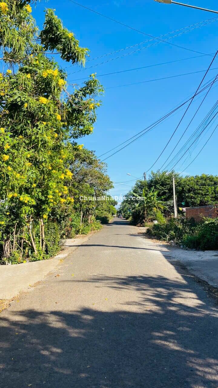 Chính chủ cần bán hẻm c1 nguyễn thị định