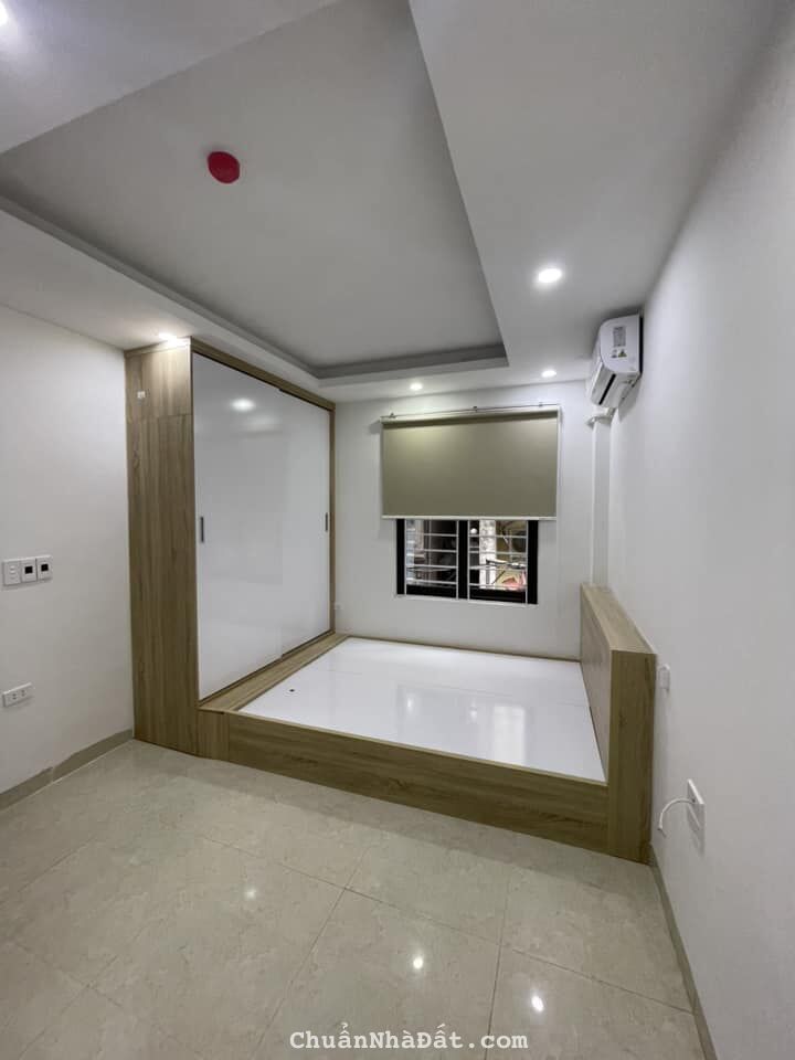 ❤️‍🔥❤️‍🔥❤️‍🔥 Sân rộng để xe - nhà mới đẹp - 3 thoáng - Ngõ rộng