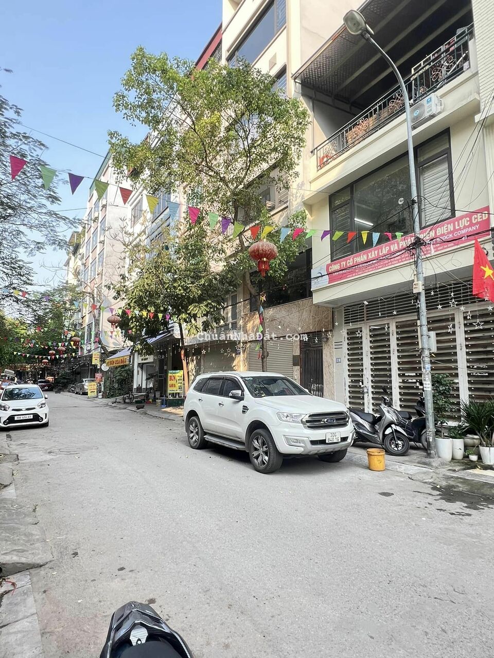 Mặt phố Văn La Hà Đông 50m2, vỉa hè, ô tô tránh đỗ, kinh doanh, giá chỉ 13.4 tỷ