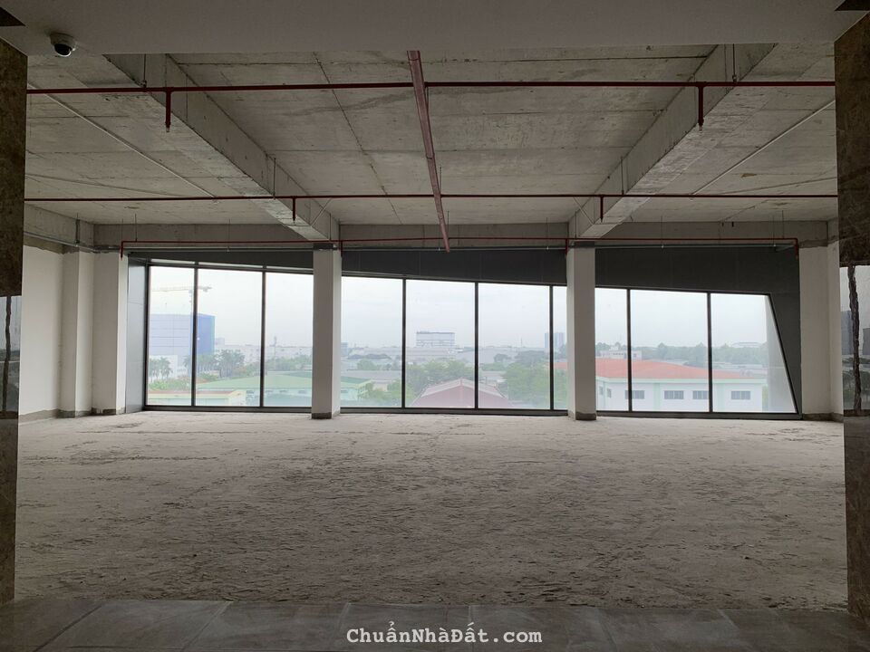 Free 2 tháng cho thuê rooftop tầng 8 