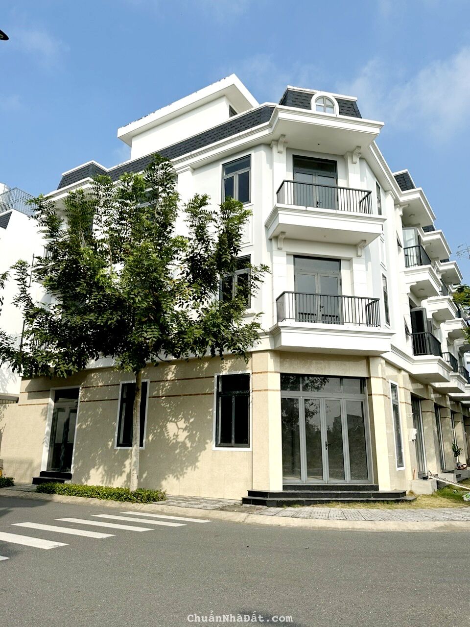  Em Chủ Bán Nhà Căn Góc 2MT 4Tầng - Trong KDC Central Hills - Tọa Lạc Huyện Bến Lức - LA 