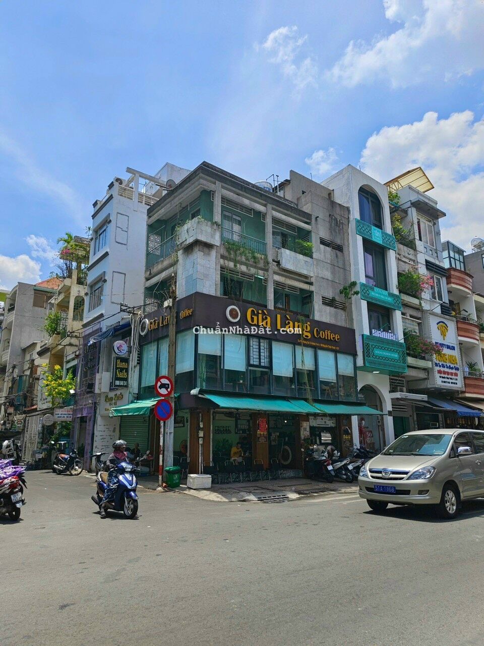 Cho thuê nhà góc 2 mặt tiền đường Nguyễn Thiện Thuật, Phường 2 Quận 3 . DTSD: 160m2 + 4 lầu