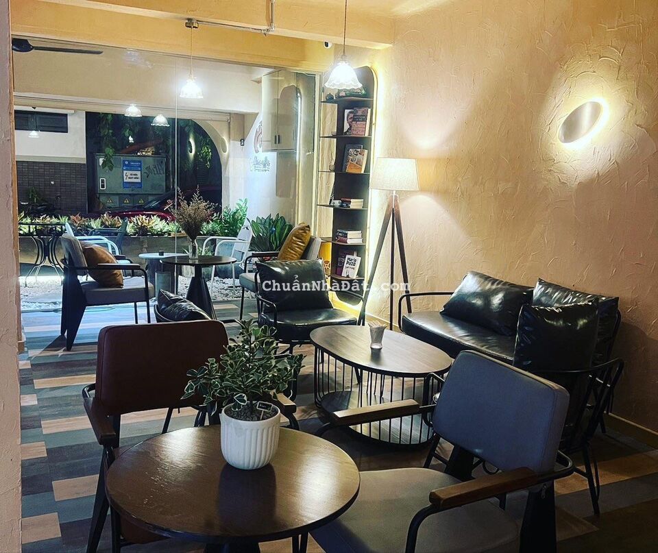 Cho thuê nhà góc 2 mặt tiền đường Nguyễn Thiện Thuật, Phường 2 Quận 3 . DTSD: 160m2 + 4 lầu