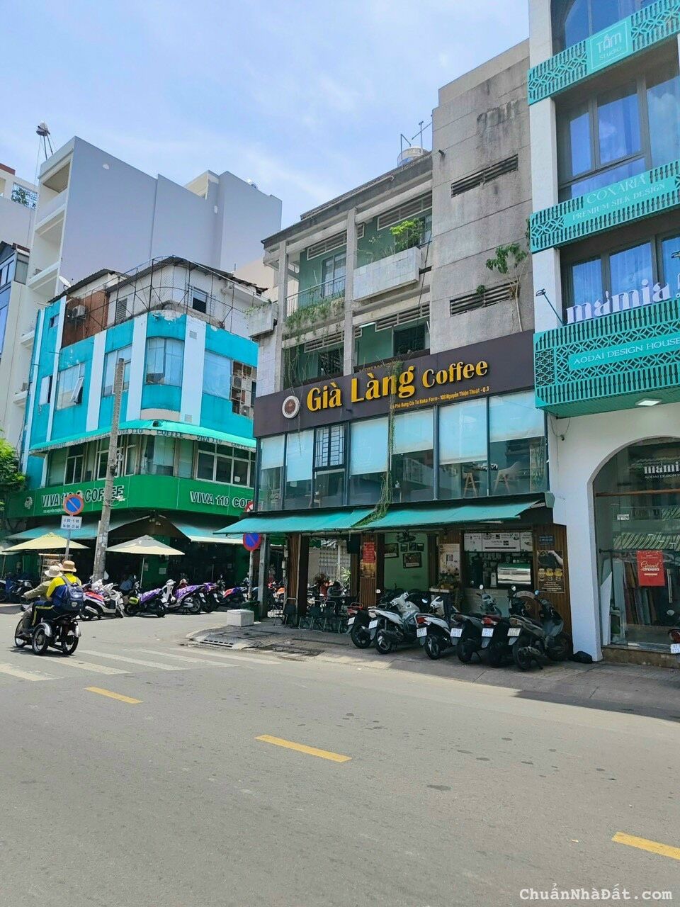 Cho thuê nhà góc 2 mặt tiền đường Nguyễn Thiện Thuật, Phường 2 Quận 3 . DTSD: 160m2 + 4 lầu