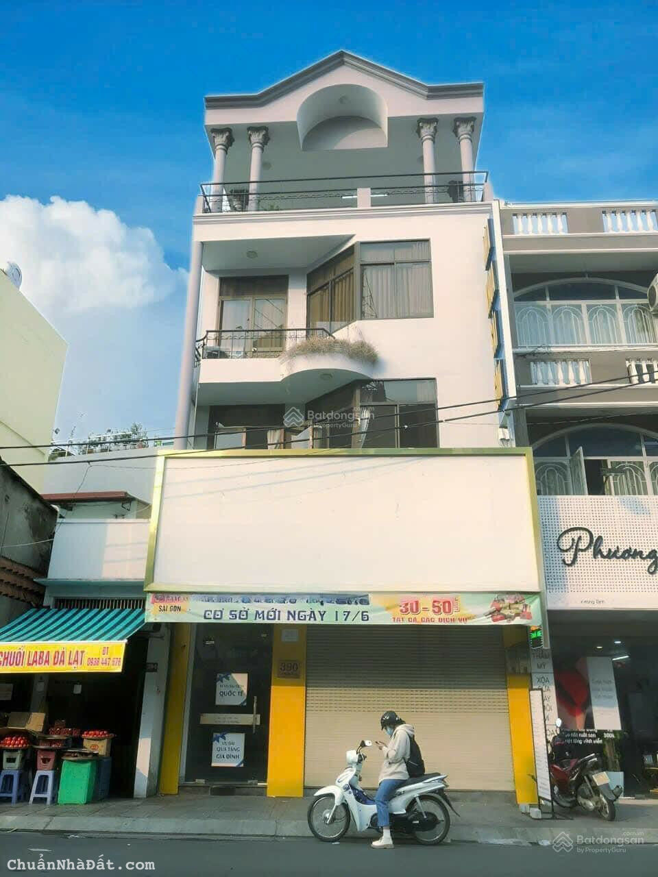 Cho thuê nhà mặt tiền đường Lê Quang Định, Phường 11, quận Bình Thạnh. DTSD: 300m2 + 4 lầu