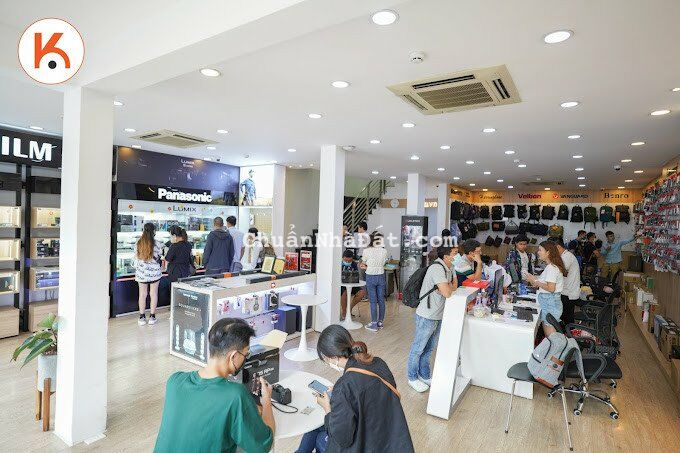 Cho thuê nhà mặt tiền đường Nguyễn Thị Minh Khai, Phường 2, Quận 3. DTSD: 250m2